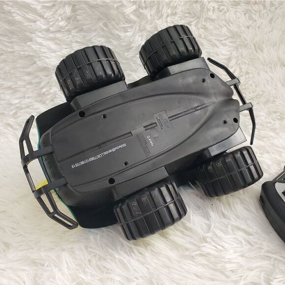 Like New- Morphibians Kid Galaxy 2.4GHZ Shark RC Car - Picture 7 of 8